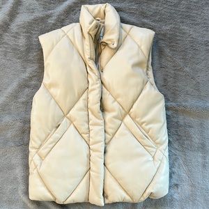 Abercrombie vegan leather cream puffer vest